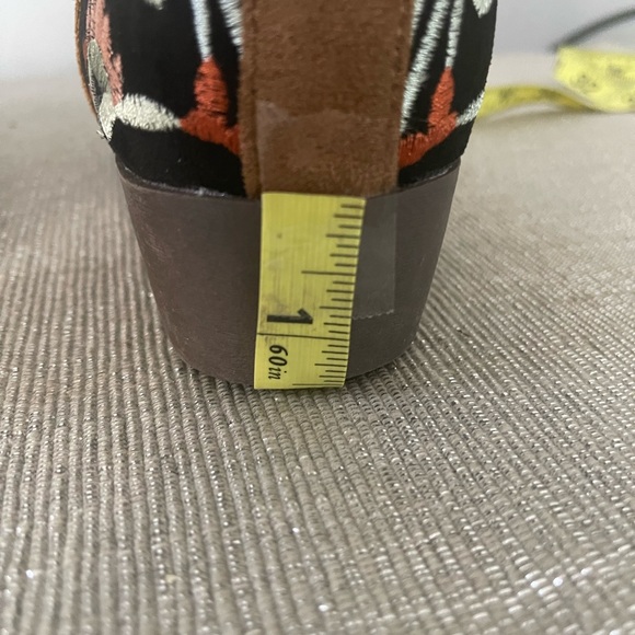 Woman Booties - Picture 6 of 8